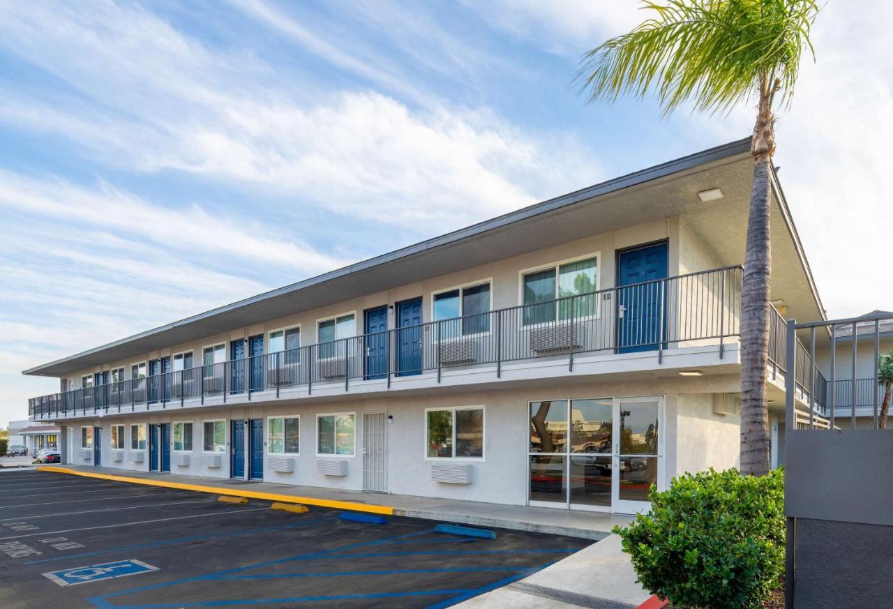 Motel 6-Fontana, Ca Екстер'єр фото