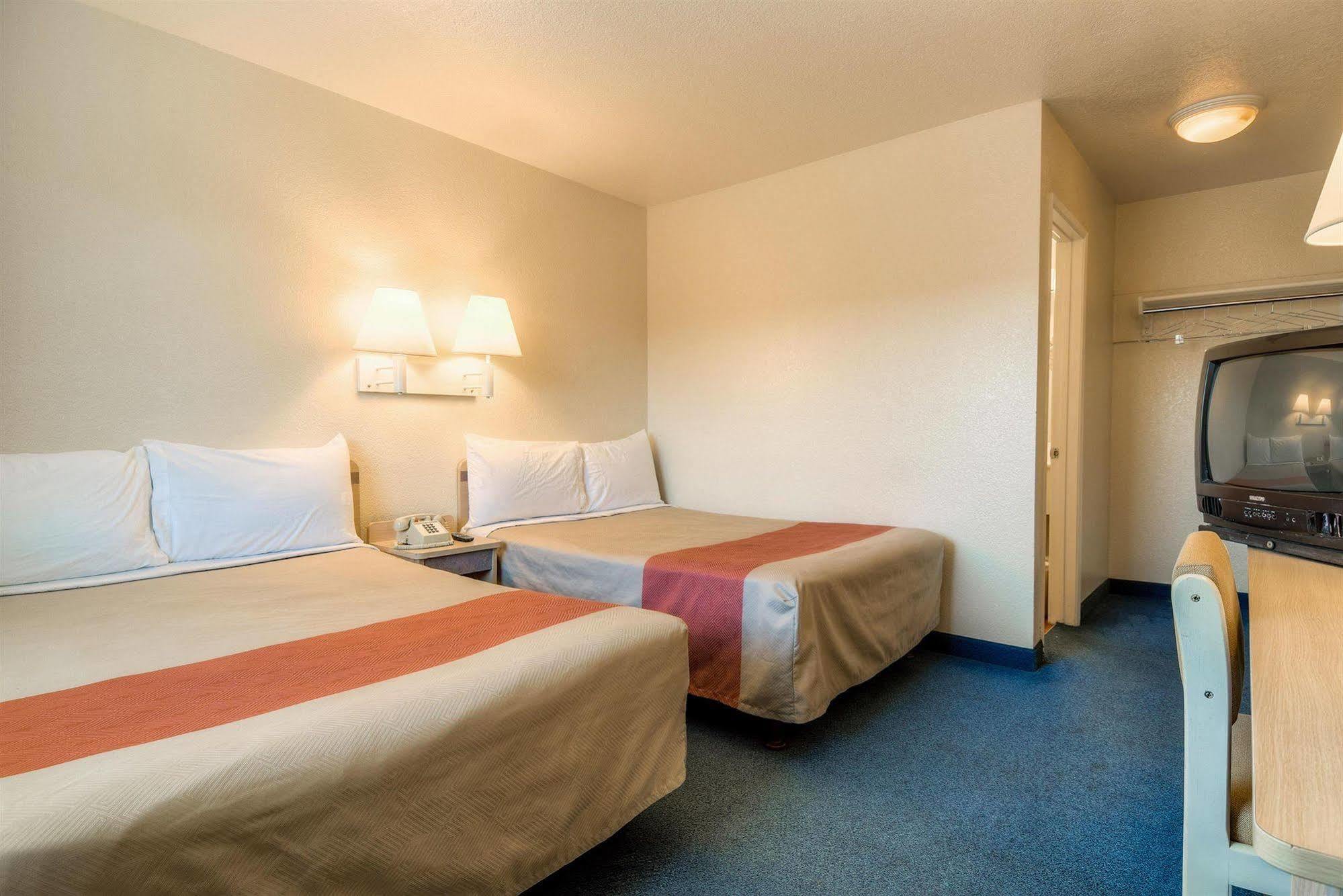 Motel 6-Fontana, Ca Екстер'єр фото