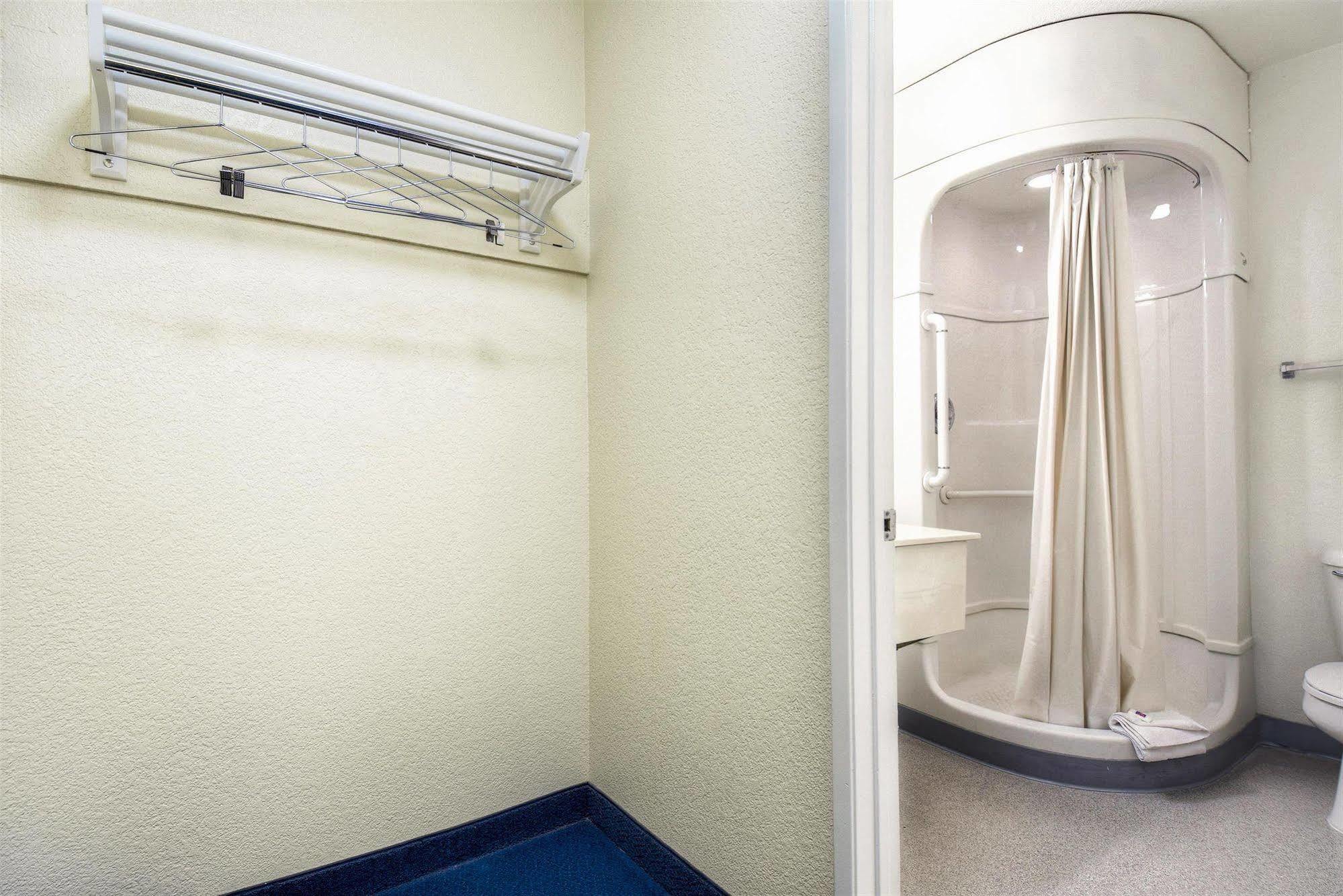 Motel 6-Fontana, Ca Екстер'єр фото