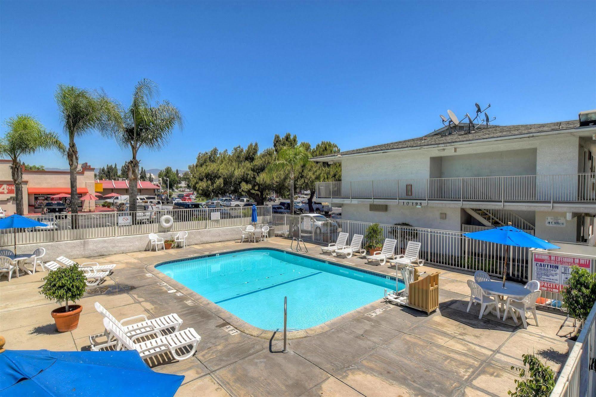 Motel 6-Fontana, Ca Екстер'єр фото